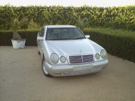 Photo for Mercedes-Benz E220 *DIESEL-AUTOMATIC*