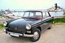 Photo for Peugeot 404  de luxe