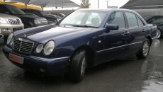 Photo for Mercedes-Benz E230 ELEGANCE